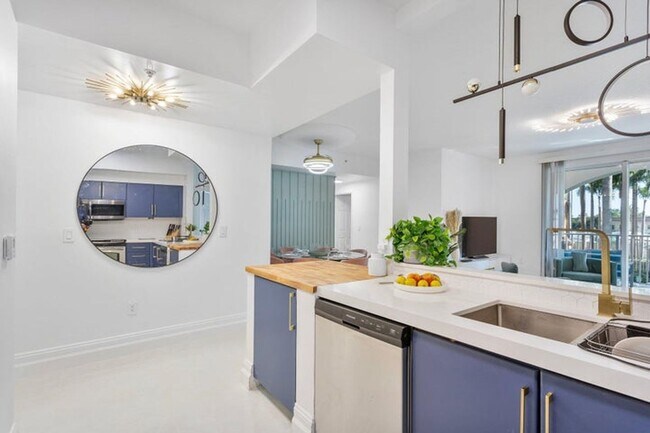 804 E Windward Way in Lantana, FL - Building Photo - Building Photo