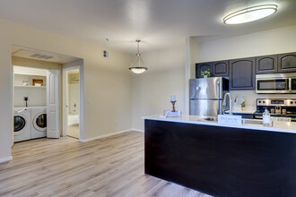 The Place At Creekside in Tucson, AZ - Foto de edificio - Interior Photo