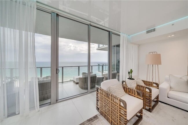 2200 N Ocean Blvd, Unit S904 in Fort Lauderdale, FL - Foto de edificio - Building Photo