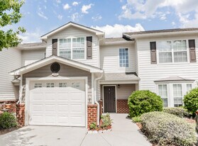 560 Wingspan Way in Crestview, FL - Building Photo