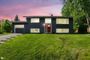 7515 E 20th Ave in Anchorage, AK - Building Photo