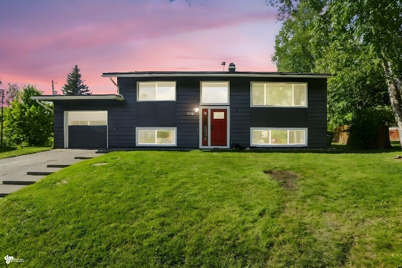 7515 E 20th Ave in Anchorage, AK - Building Photo