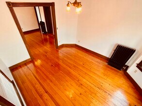 39 Pearl St in Groton, CT - Building Photo - Building Photo