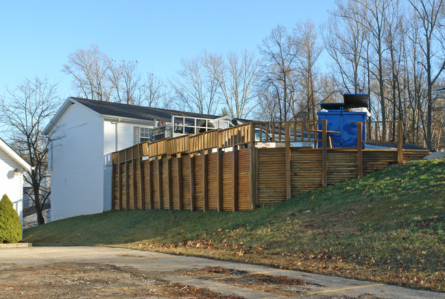 East Pea Ridge Mall Apartments in Huntington, WV - Building Photo - Building Photo