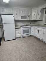 499 E Main St, Unit 2br in Madawaska, ME - Building Photo