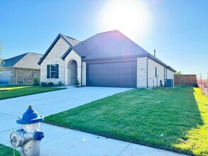 2022 Sycamore Ridge Trl in Van Alstyne, TX - Building Photo - Building Photo