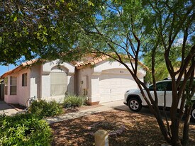 821 S Cancun Dr in Gilbert, AZ - Building Photo