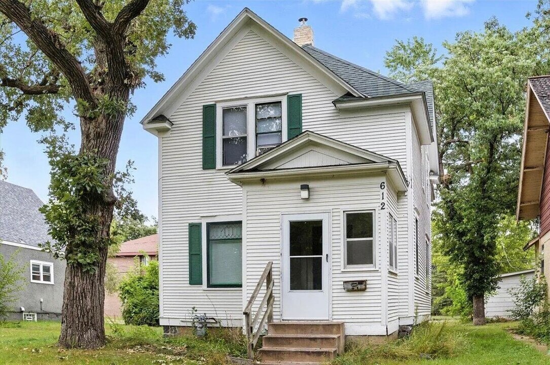 612 7th Ave S in St. Cloud, MN - Foto de edificio