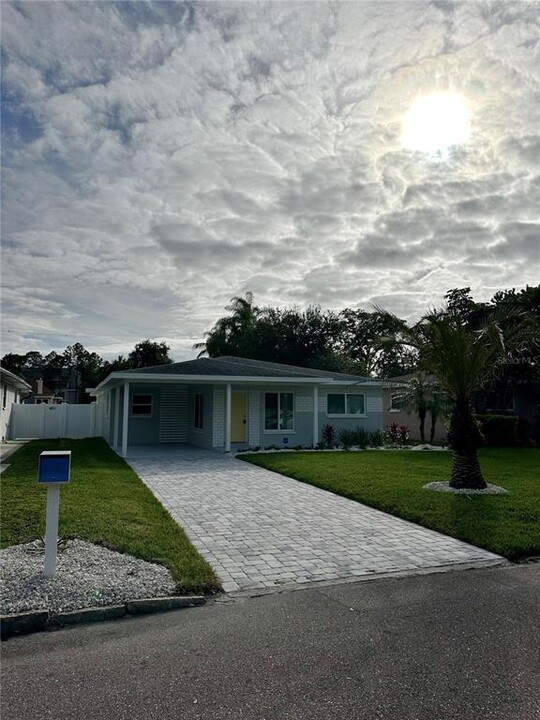 4120 W Fig St in Tampa, FL - Building Photo