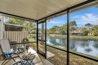 1975 Discovery Cir E in Deerfield Beach, FL - Foto de edificio - Building Photo