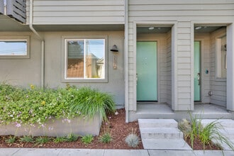 2370 Filbert St, Unit 2370 Filbert St in Oakland, CA - Building Photo - Building Photo