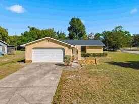 7410 Dundee Ct in Weeki Wachee, FL - Building Photo
