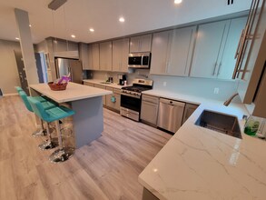 1415 Stearns Dr in Los Angeles, CA - Building Photo - Building Photo