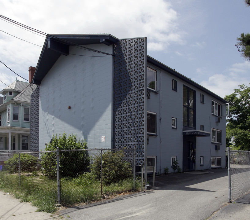 51 Adelaide Ave in Providence, RI - Foto de edificio