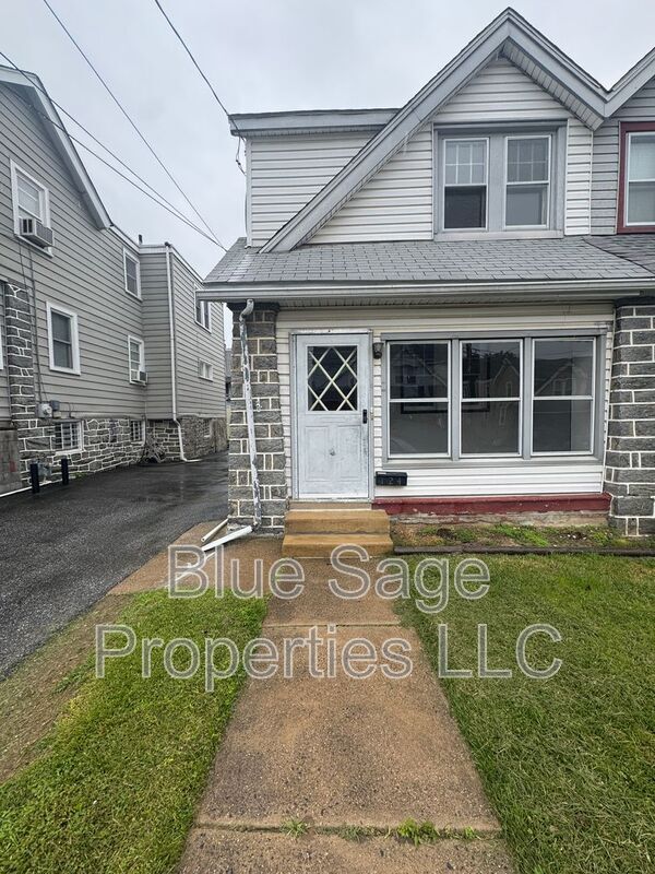 124 N Pennock Ave in Upper Darby, PA - Building Photo - Building Photo