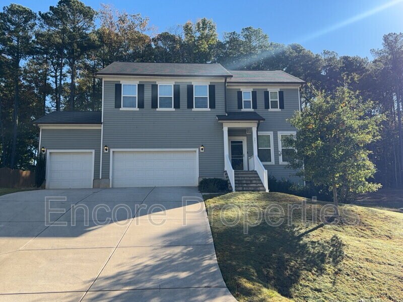 241 Mill Bend Dr in Fuquay Varina, NC - Building Photo