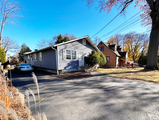 229 York Rd in Fairfield, CT - Building Photo - Building Photo