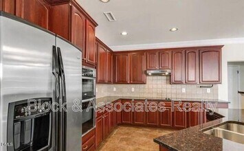 359 Ashdale Dr in Fuquay Varina, NC - Building Photo - Building Photo