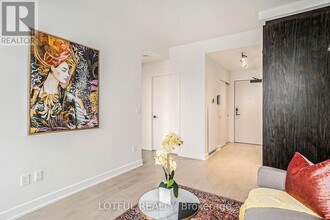 560-1560 Rideau St in Ottawa, ON - Building Photo - Building Photo