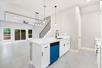 7938 Angus St in Houston, TX - Building Photo - Building Photo