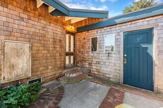 204 San Pedro Ave in Pacifica, CA - Building Photo - Building Photo