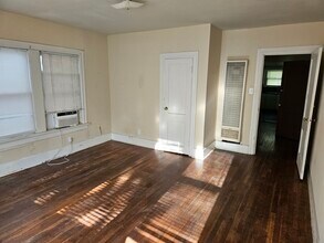 2427 Hazard St, Unit 2 in Houston, TX - Building Photo - Building Photo