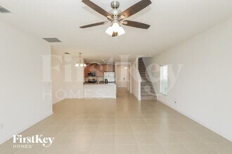 5086 Royal Point Ave in Kissimmee, FL - Foto de edificio - Building Photo