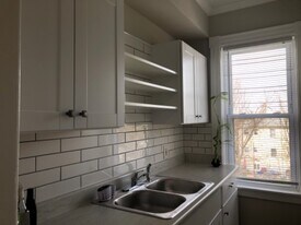 42 Hobson Ave, Unit 2 in East Providence, RI - Building Photo