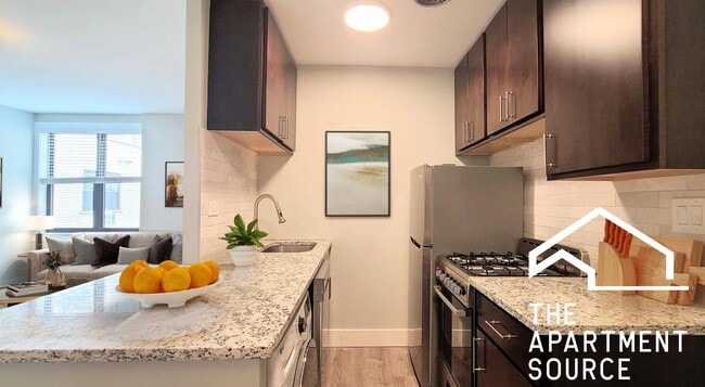 445 W Barry Ave, Unit 316