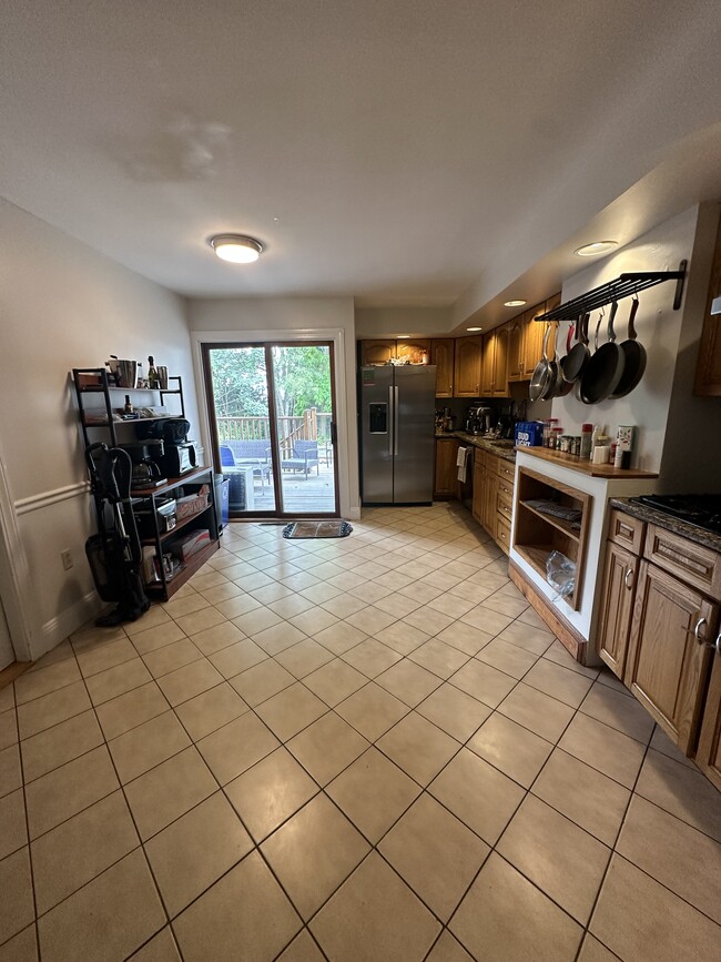 728 E 5th St, Unit 1