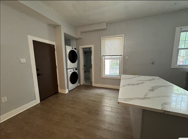 22 Tuers Ave, Unit 1 in Jersey City, NJ - Building Photo - Building Photo