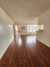 6833 Sepulveda Blvd in Van Nuys, CA - Building Photo - Building Photo