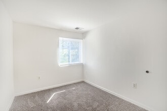 Highland Terrace Apartments in Washington, DC - Foto de edificio - Interior Photo