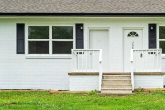 706 Britton Springs Rd in Clarksville, TN - Building Photo - Building Photo
