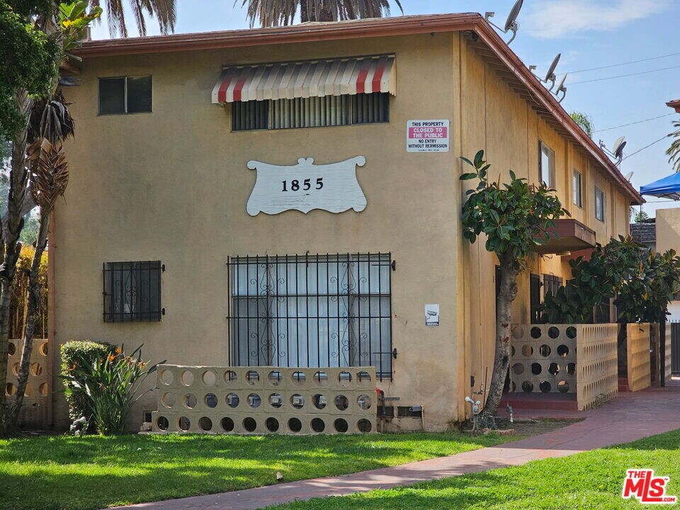 1855 S Victoria Ave in Los Angeles, CA - Building Photo