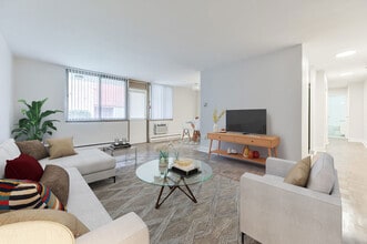 411 Eglinton Ave E in Toronto, ON - Building Photo - Building Photo