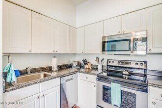 410 Old Spanish Trail, Unit B in Waveland, MS - Building Photo - Building Photo