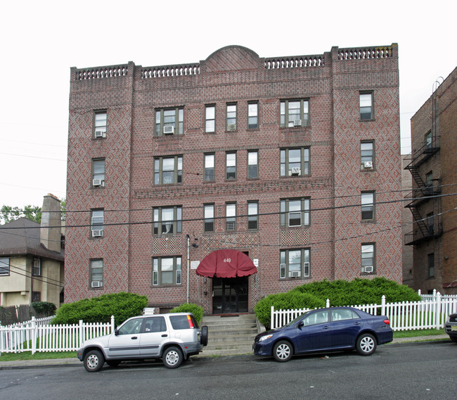 449 Mountainview Ave in Orange, NJ - Foto de edificio - Building Photo