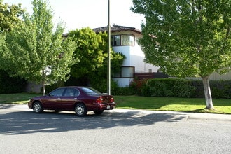 290 Waverley St in Menlo Park, CA - Building Photo - Building Photo