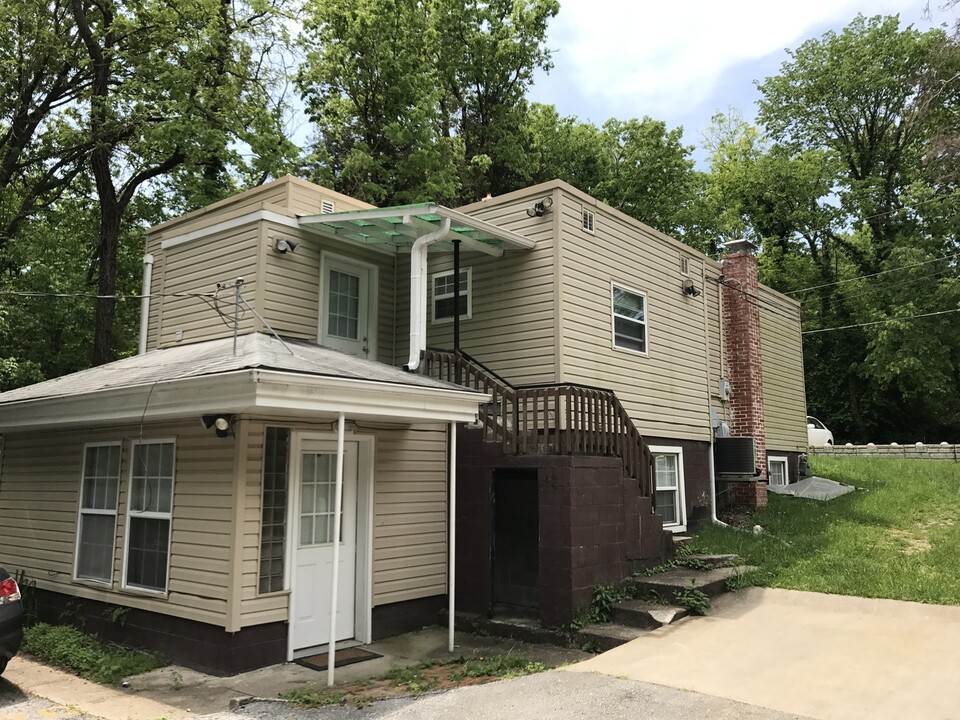 404 Lawrence Pl in Columbia, MO - Building Photo