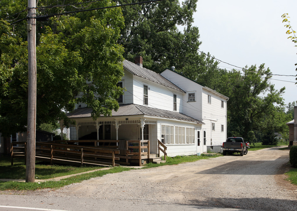 132 Cleveland St in Butler, OH - Building Photo