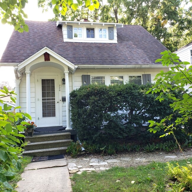 property at 726 Briar Hill Rd