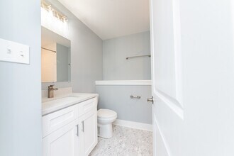 2146 W Chicago Ave in Chicago, IL - Building Photo - Building Photo