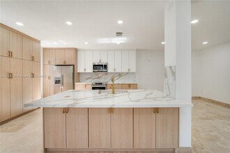 7500 NW 107th Pl in Doral, FL - Building Photo - Building Photo