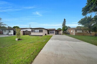 7762 Plantation Blvd in Miramar, FL - Building Photo - Building Photo