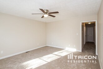 325 Barr Cir in Rex, GA - Building Photo - Building Photo