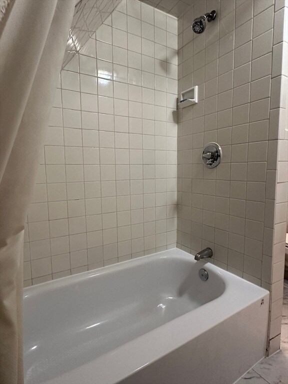 254 E Eagle St, Unit #3 in Boston, MA - Foto de edificio - Building Photo