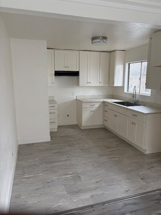 9605 S Avalon Blvd in Los Angeles, CA - Foto de edificio