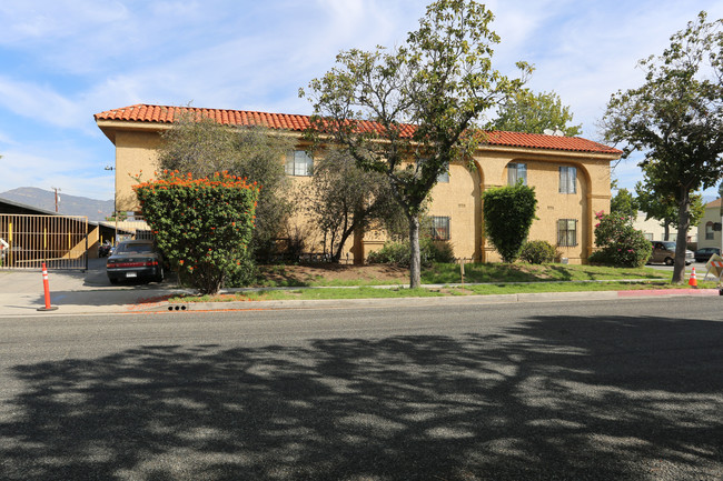 133 S Chevy Chase Dr in Glendale, CA - Building Photo - Building Photo