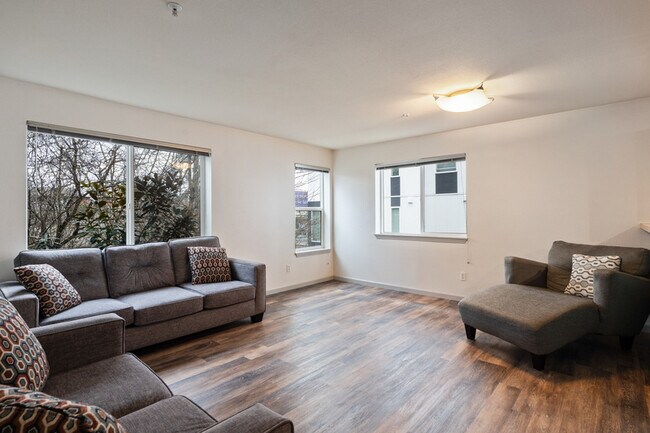 10511 Midvale Ave N in Seattle, WA - Building Photo - Building Photo